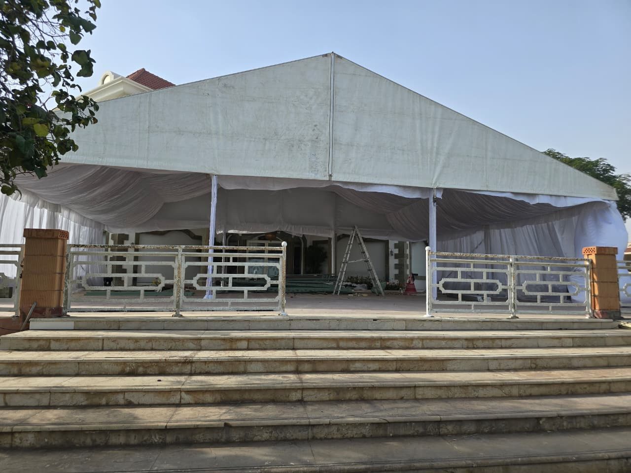 Outdoor event tent